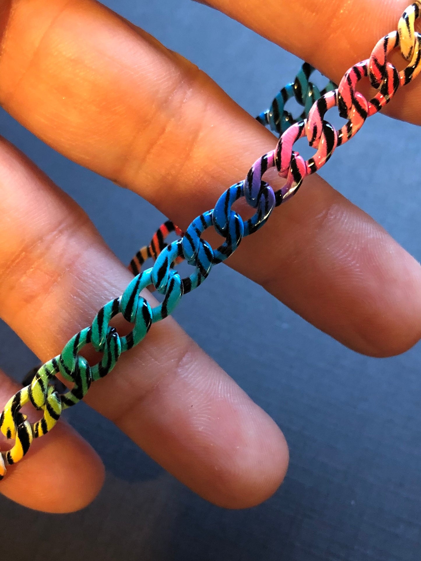 7 Inch Rainbow Zebra Animal Print 6x9mm Chain Link Charm Bracelets Enamel Painted Lightweight Steel Metal Chain
