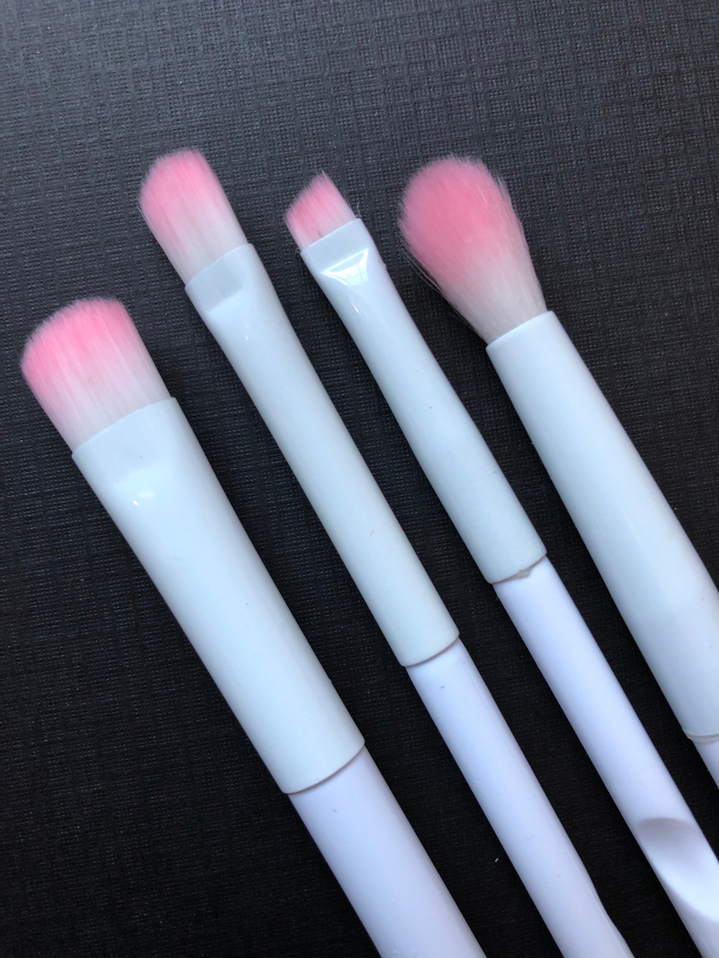 4pc Ergonomic Synthetic Paintbrush Set For Painting Resin Pieces