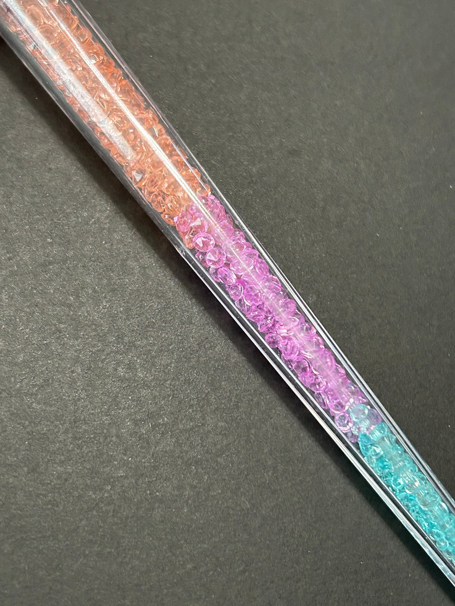 Sparkly Tapered Handle Synthetic Round Poofy Brush For Mica Powder Cornstarch