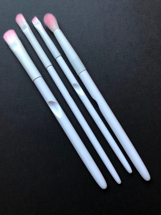 4pc Ergonomic Synthetic Paintbrush Set For Painting Resin Pieces