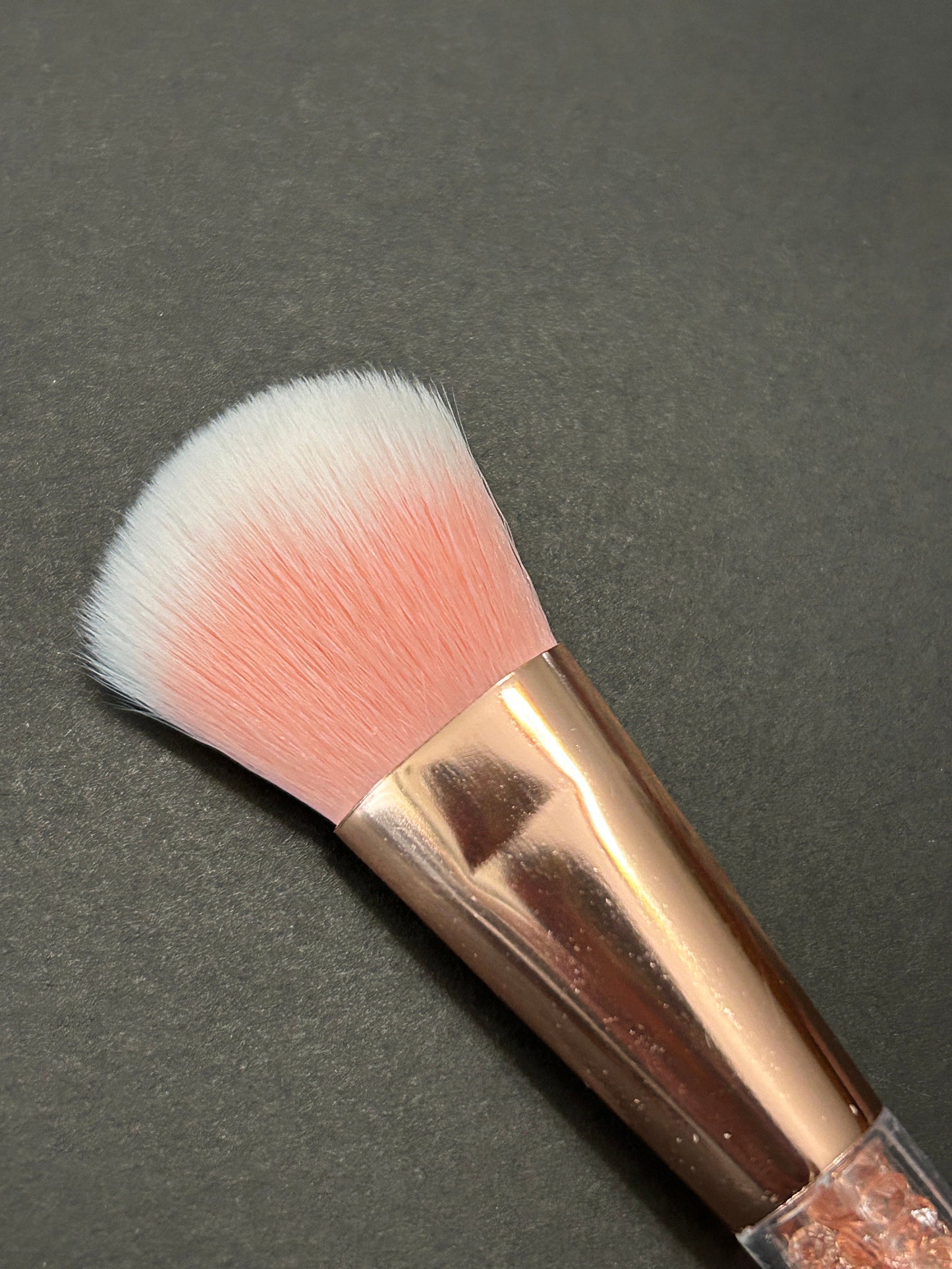 Sparkly Tapered Handle Synthetic Poofy Brush For Mica Powder Cornstarch
