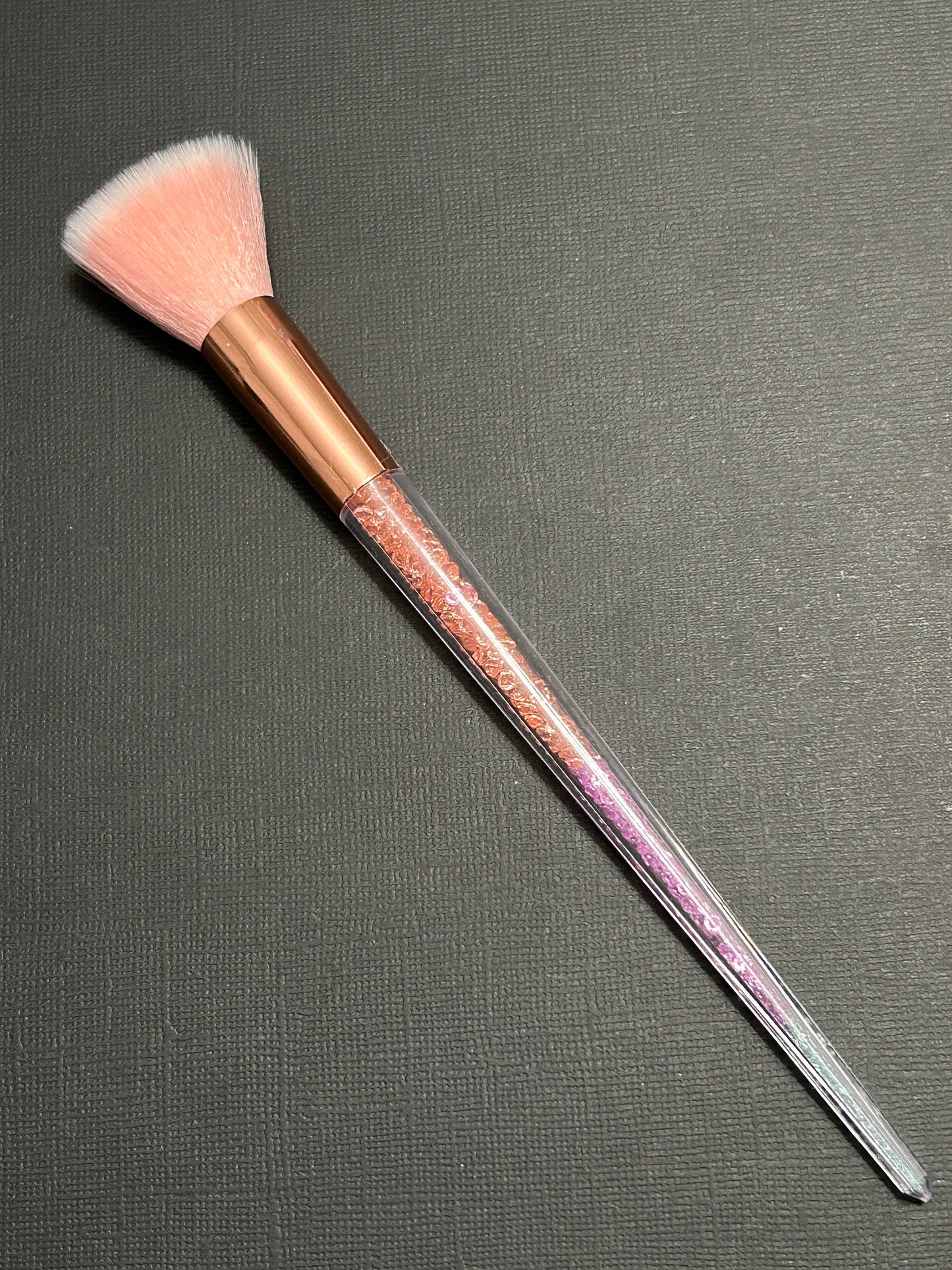 Sparkly Tapered Handle Synthetic Round Poofy Brush For Mica Powder Cornstarch