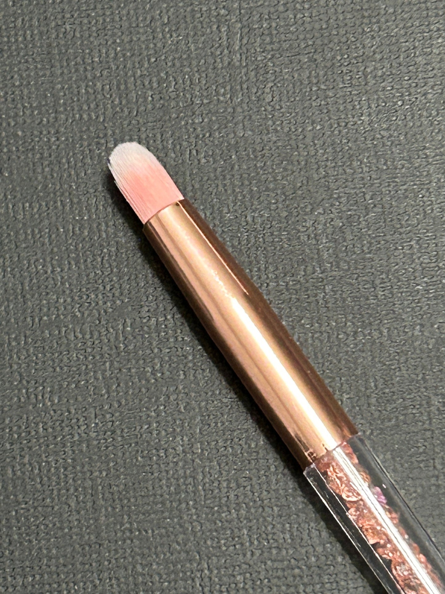 Sparkly Tapered Handle Synthetic Small Round Brush For Mica Powder Cornstarch