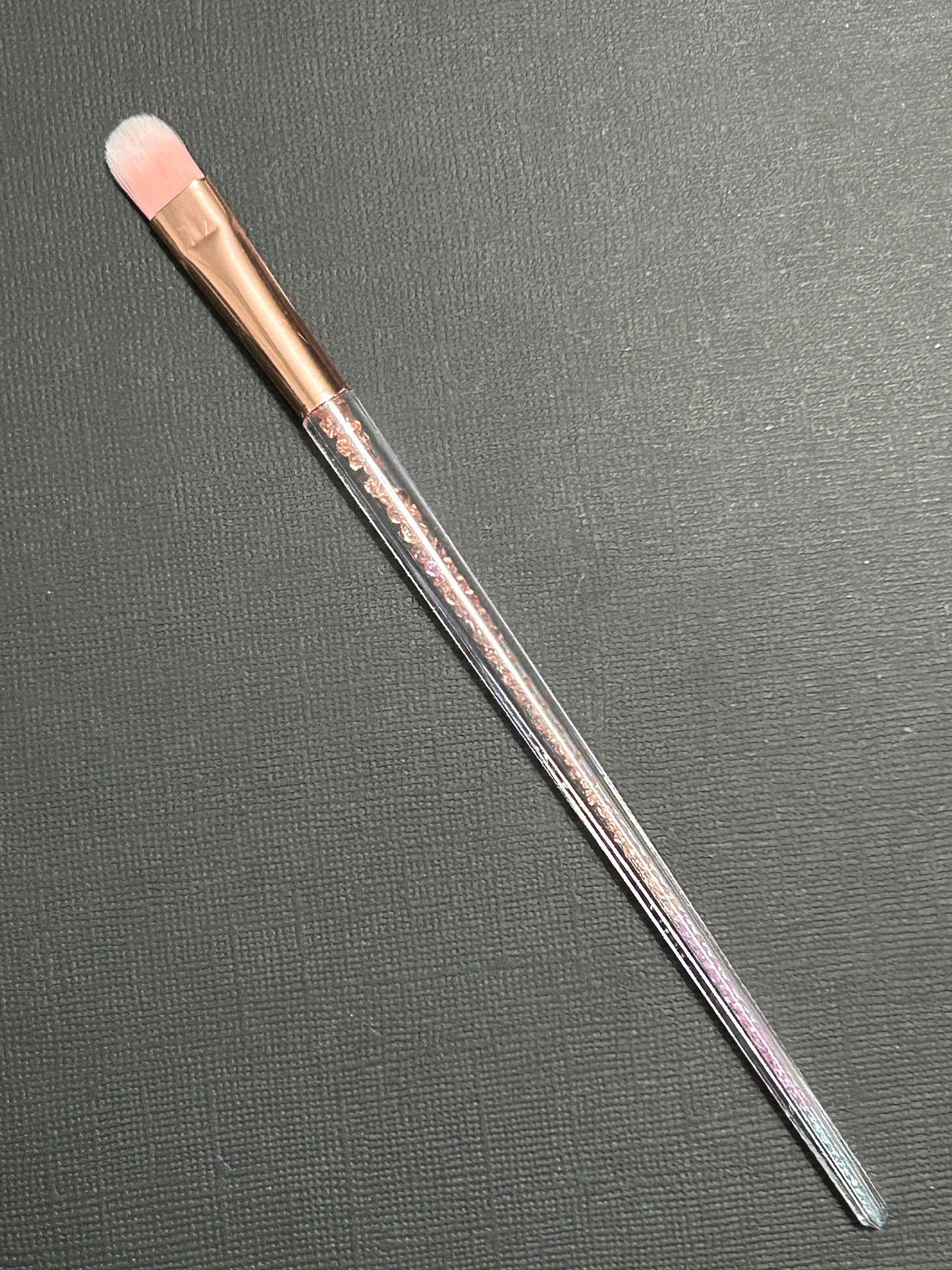Sparkly Tapered Handle Synthetic Flat Brush For Mica Powder Cornstarch
